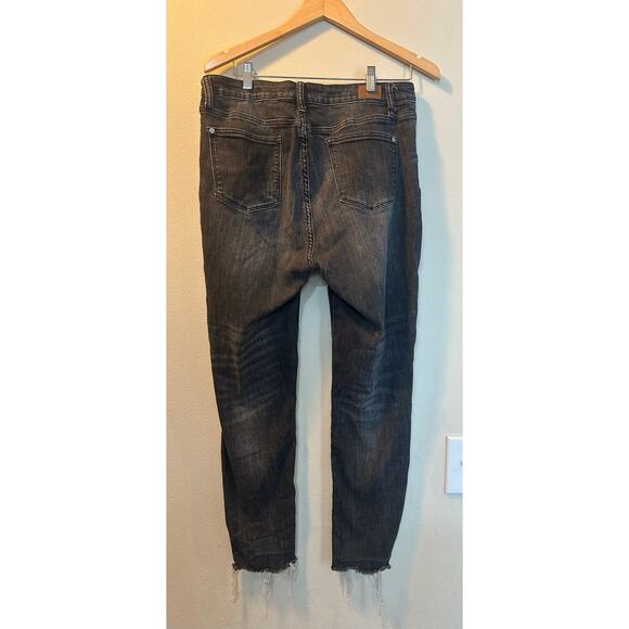 Black Distressed Judy Blue Hem Skinny Jeans – Women’s – Size 32 - Picture 2 of 4